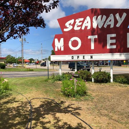Seaway Motel Roosevelt Park Extérieur photo