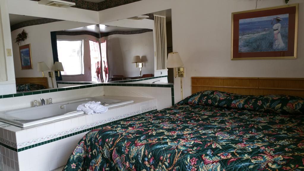 Seaway Motel Roosevelt Park Extérieur photo