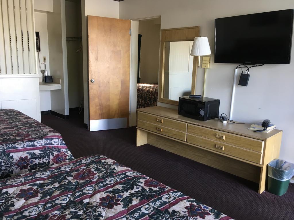 Seaway Motel Roosevelt Park Extérieur photo
