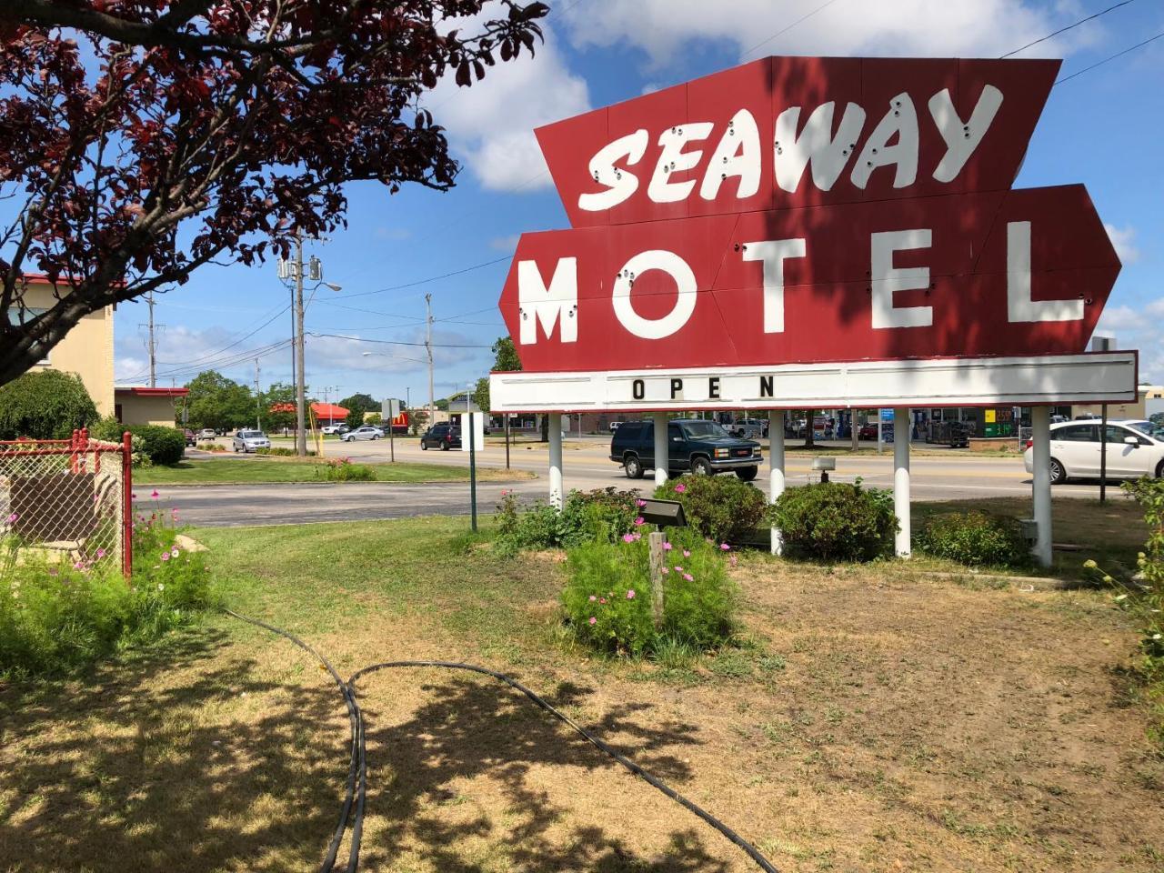 Seaway Motel Roosevelt Park Extérieur photo